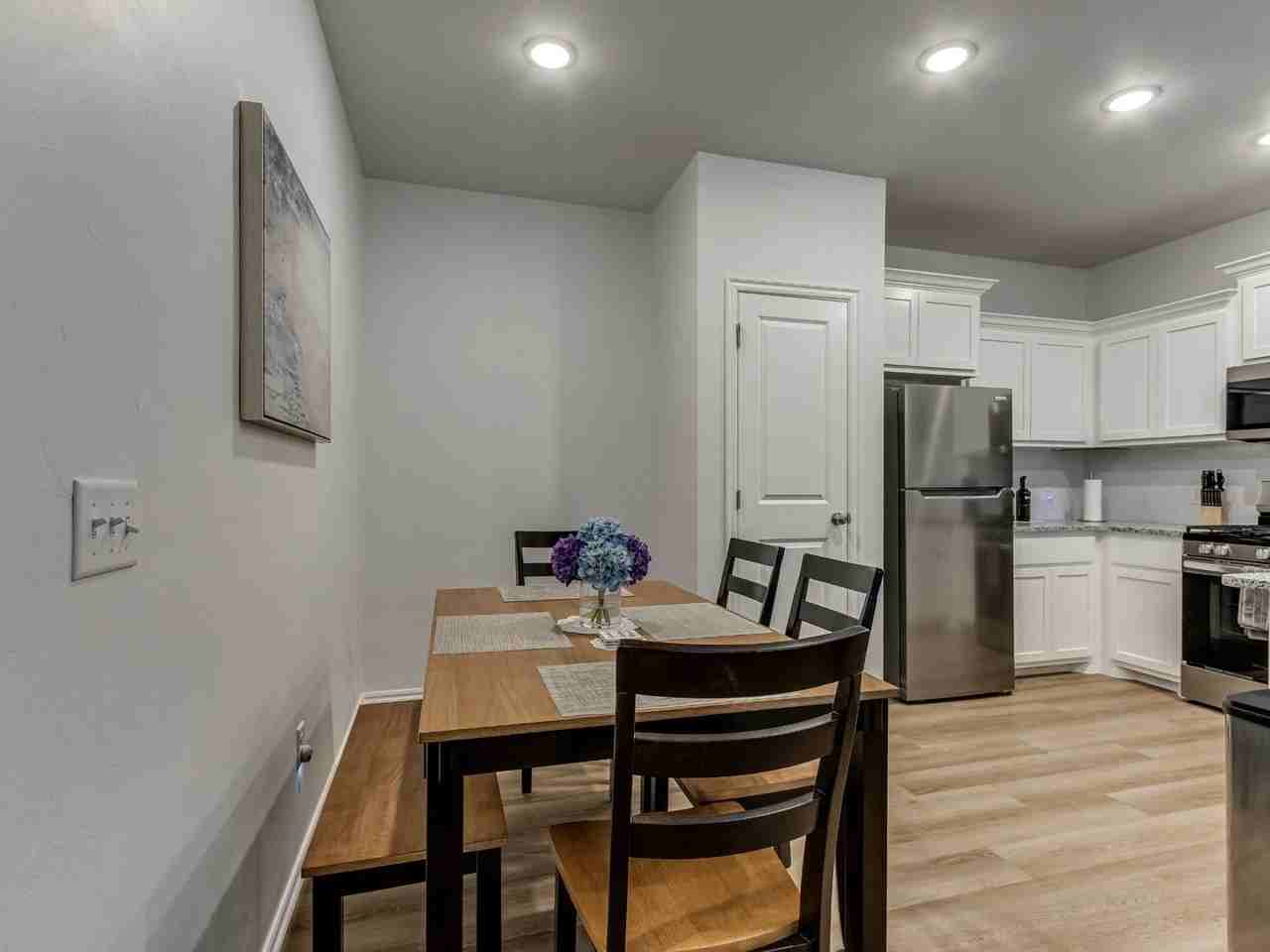 11606 Mackenzie Way - Photo 7 of 32