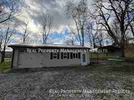 featured image of 444 E Eble Rd