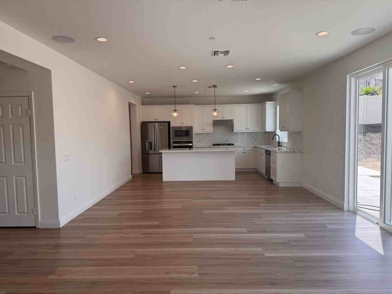 8015 Country Mile Ln - Photo 5 of 27