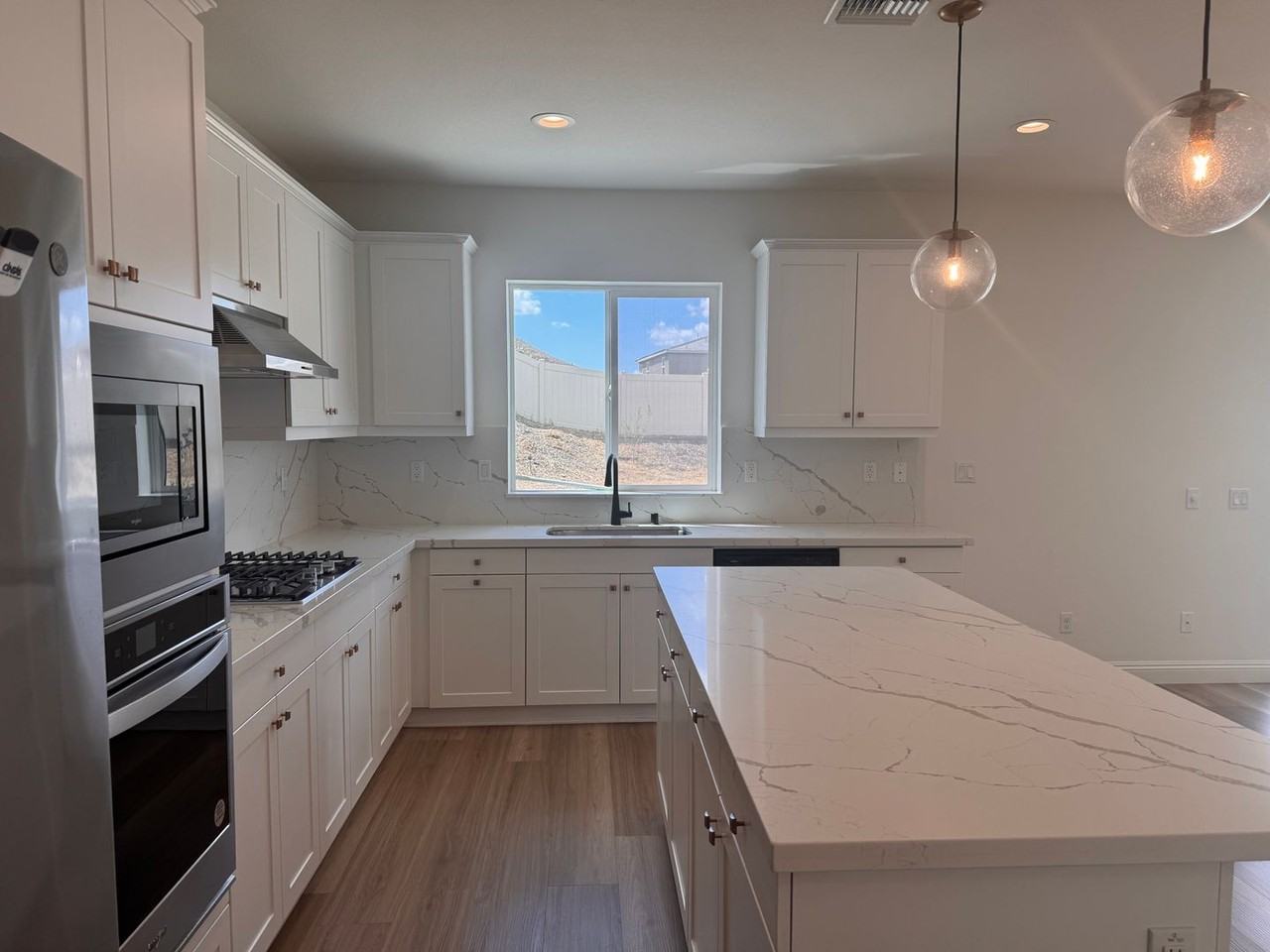 8015 Country Mile Ln - Photo 7 of 27