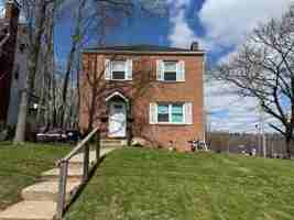 featured image of 325 E Englewood Ave