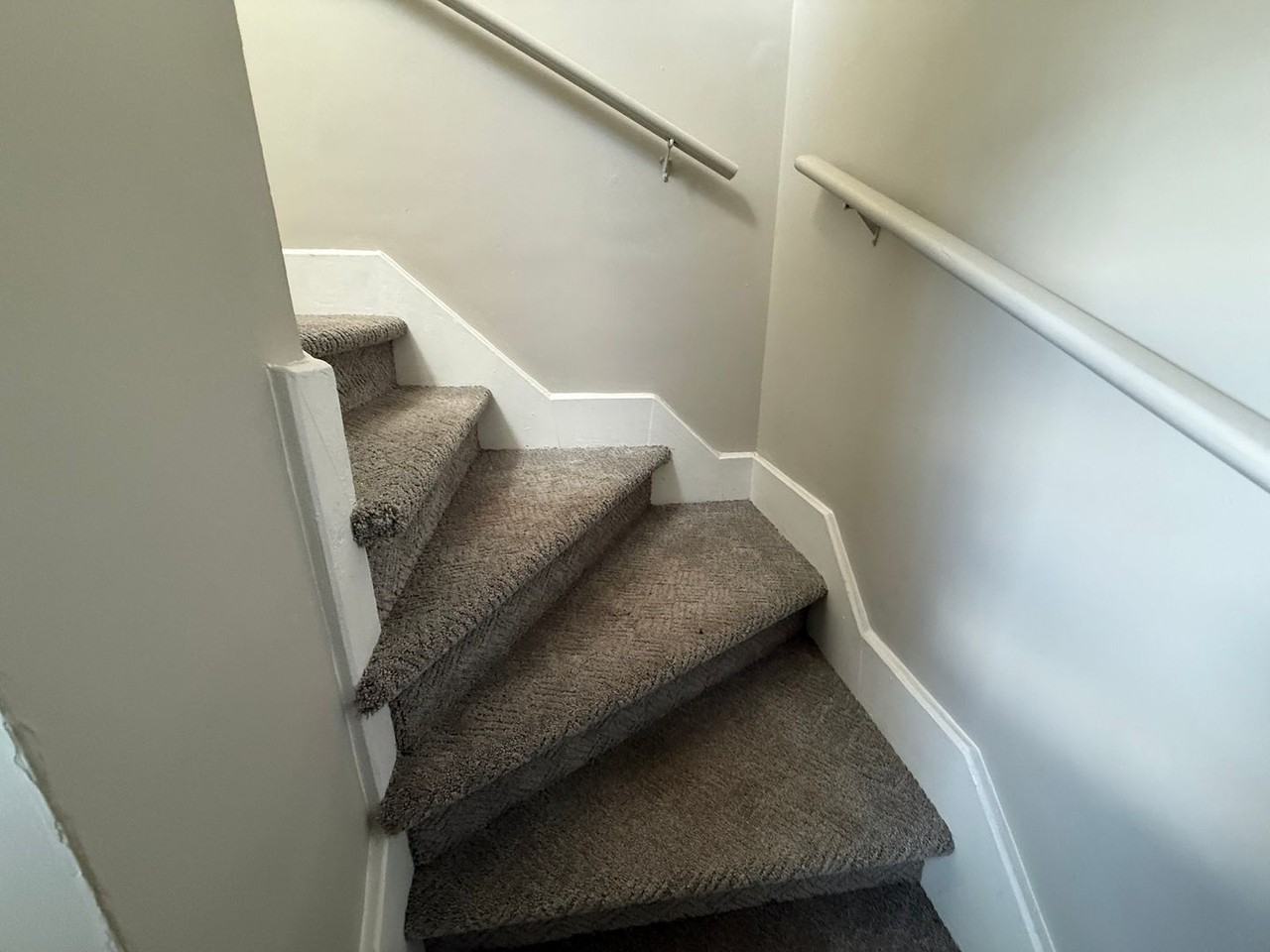 325 E Englewood Ave - Photo 2 of 8