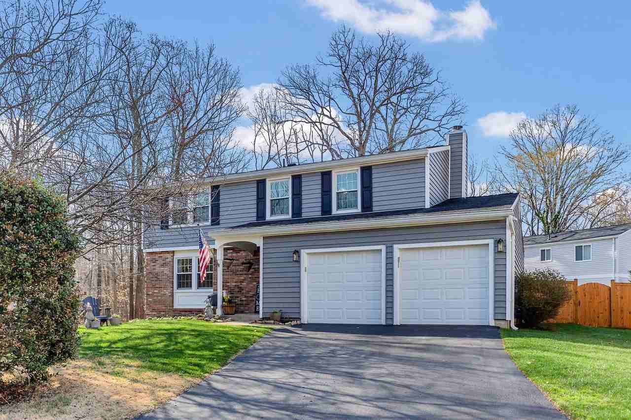 8271 Raindrop Way - Photo 2 of 29