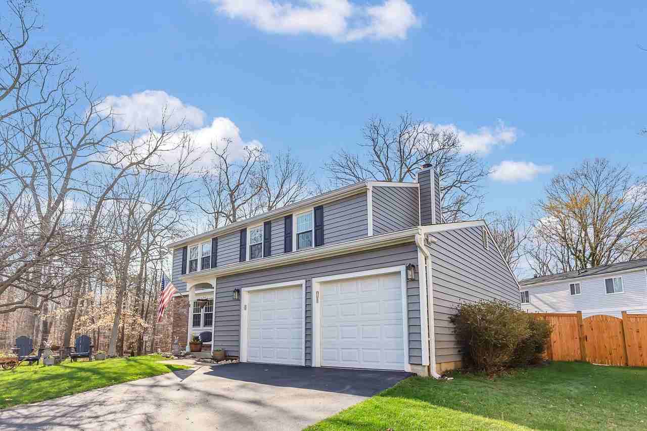 8271 Raindrop Way - Photo 3 of 29