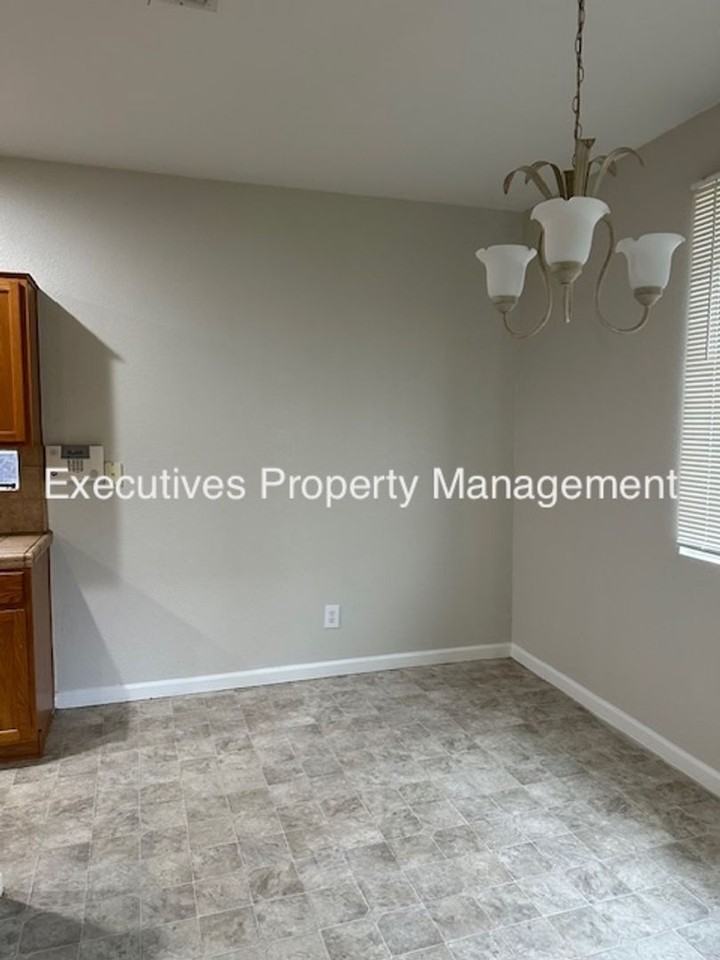 3566 Santa Maria Ave - Photo 7 of 11