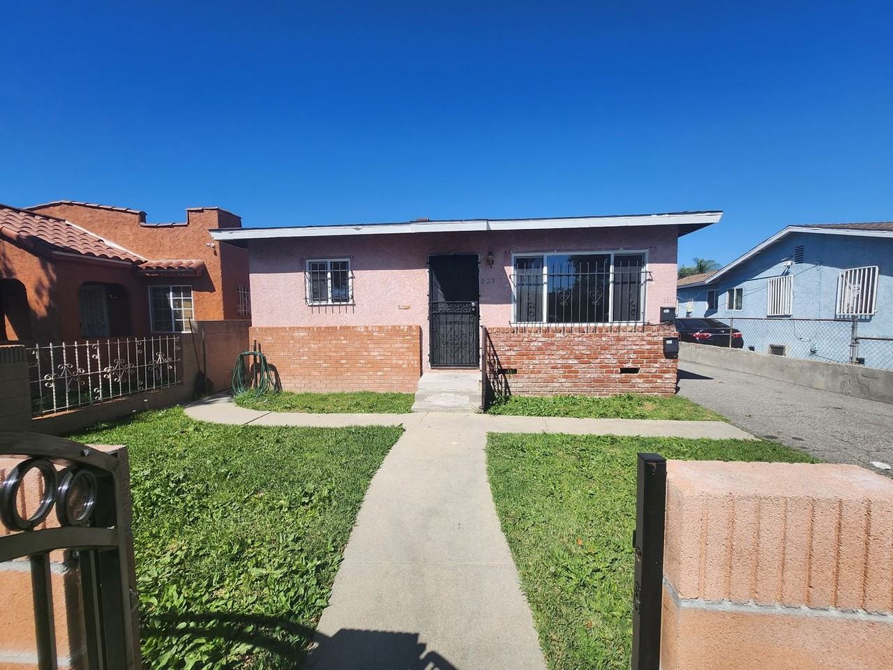 229 E 89th St - Photo 2 of 12