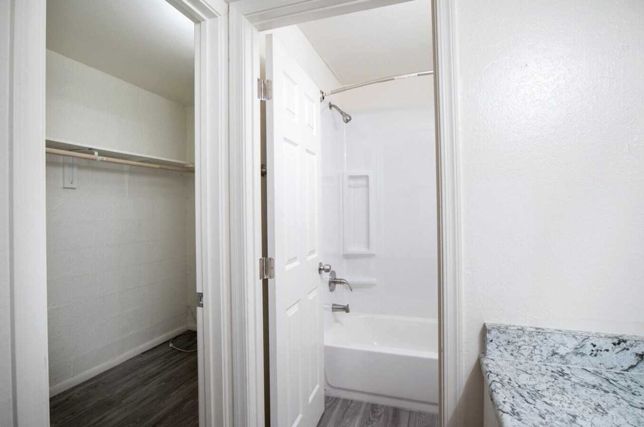 Lateral 14 - Photo 4 of 13