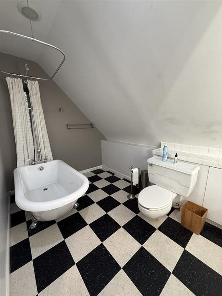 2251 Nw Hoyt St - Photo 6 of 10