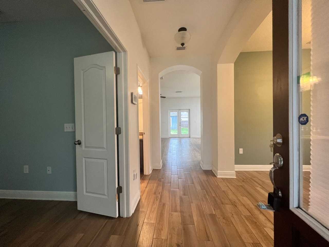 1133 14th St N - Photo 3 of 44