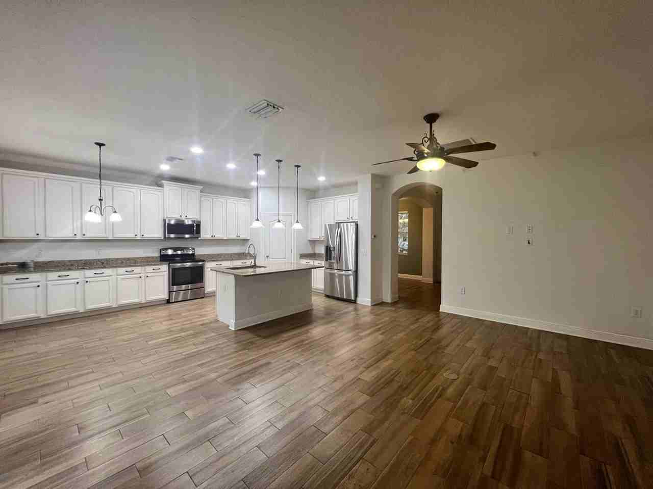 1133 14th St N - Photo 4 of 44