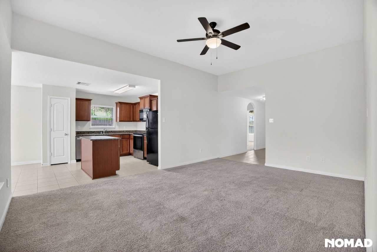 2331 Golden Brandy Ln - Photo 6 of 17