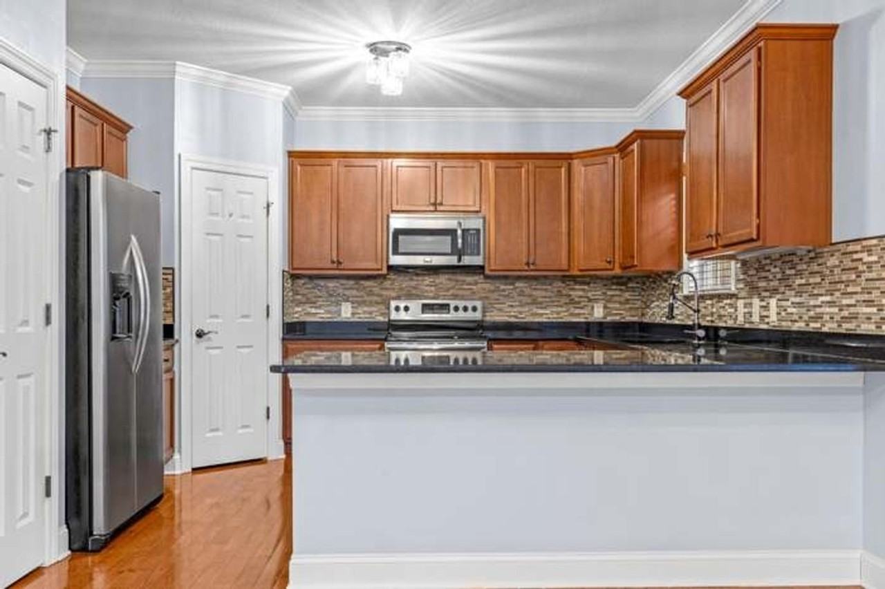 7160 Neville Dr - Photo 5 of 33