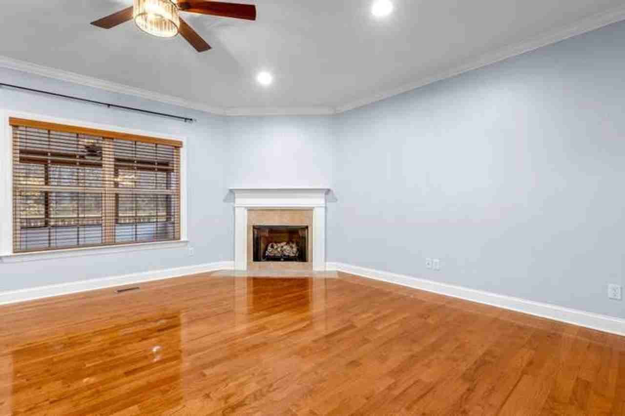 7160 Neville Dr - Photo 4 of 33