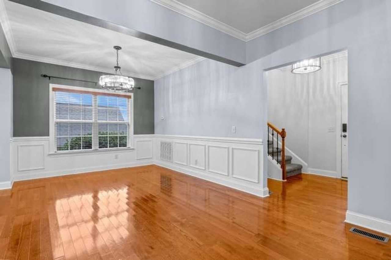 7160 Neville Dr - Photo 3 of 33