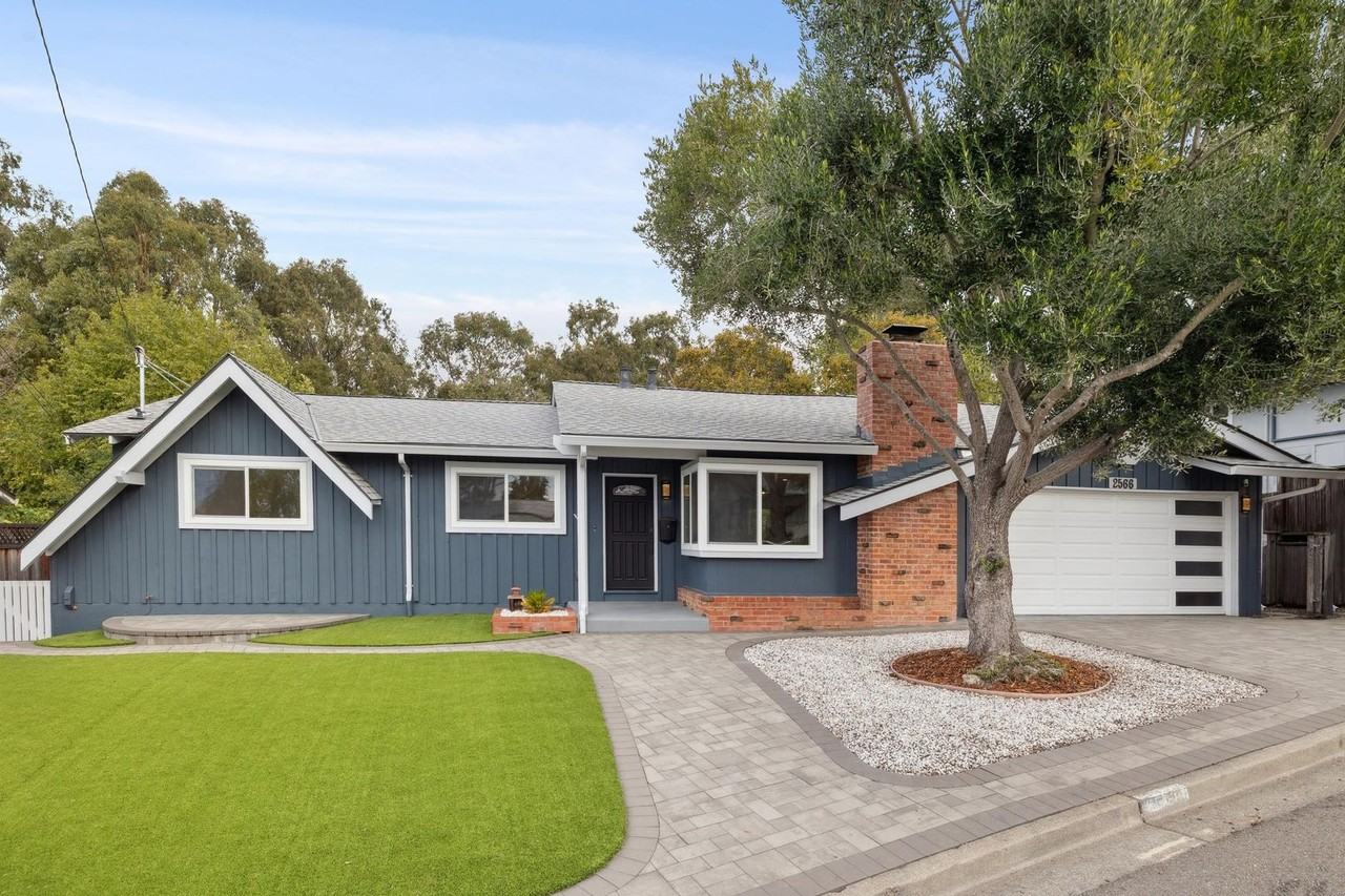 2566 Lancaster Rd - Photo 2 of 50