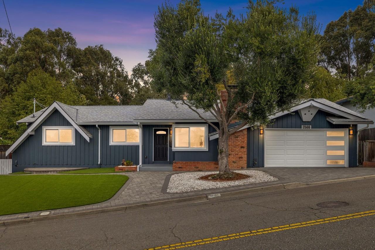 2566 Lancaster Rd - Photo 3 of 50