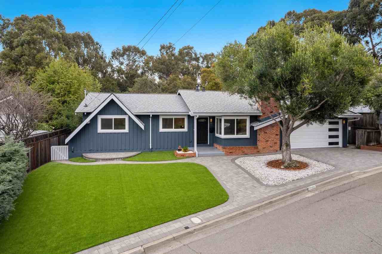 2566 Lancaster Rd - Photo 4 of 50