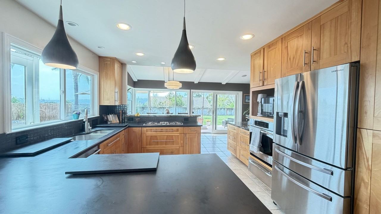 7029 Fern Pl - Photo 7 of 42