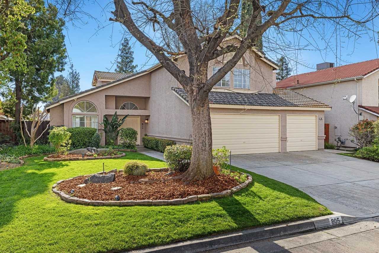 805 E Buckhill Rd - Photo 2 of 25