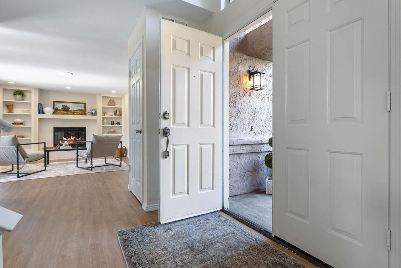 805 E Buckhill Rd - Photo 3 of 25