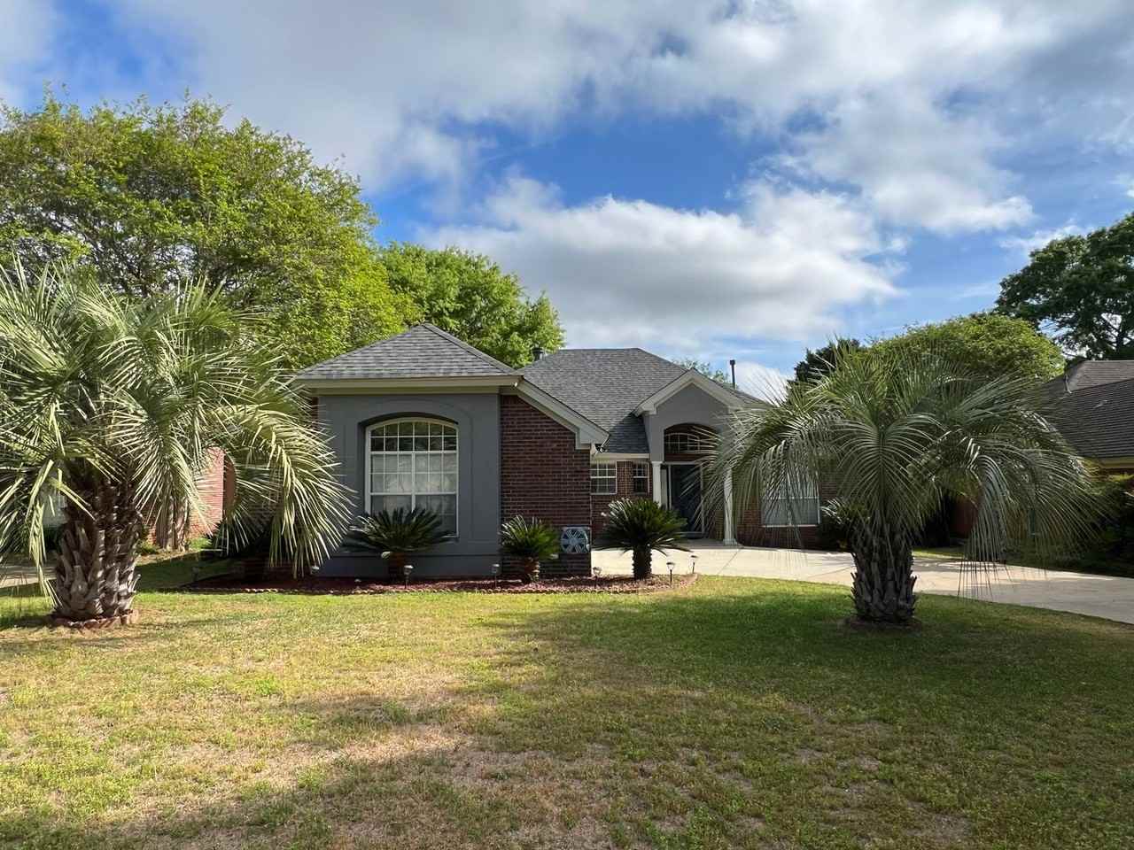 949 Autumn Ridge Rd - Photo 2 of 17