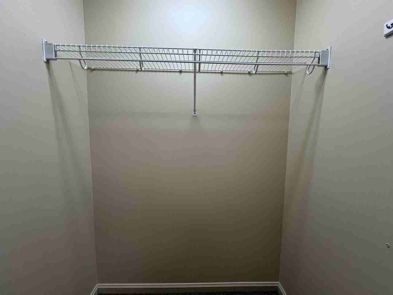 949 Autumn Ridge Rd - Photo 7 of 17