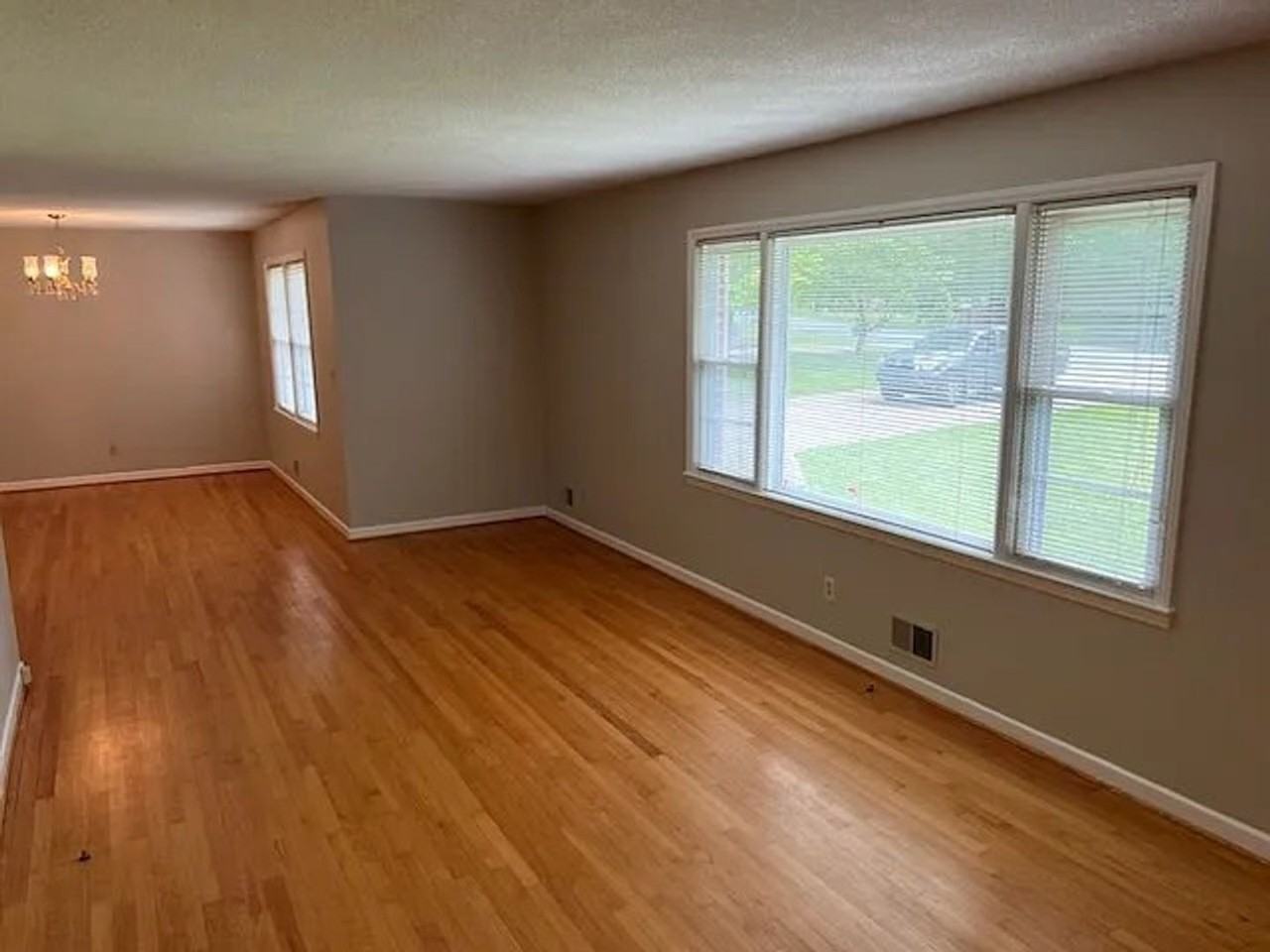 3609 Sherwood Dr - Photo 2 of 8