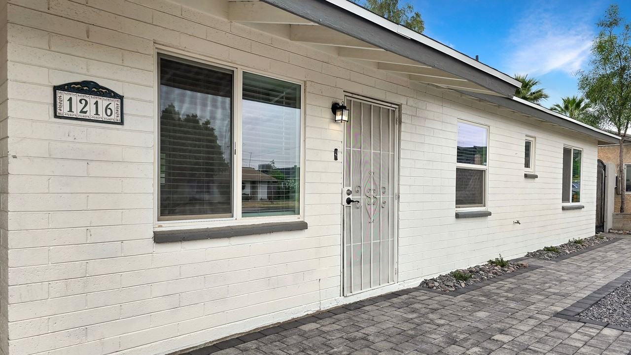 1216 E Desert Park Ln - Photo 5 of 31