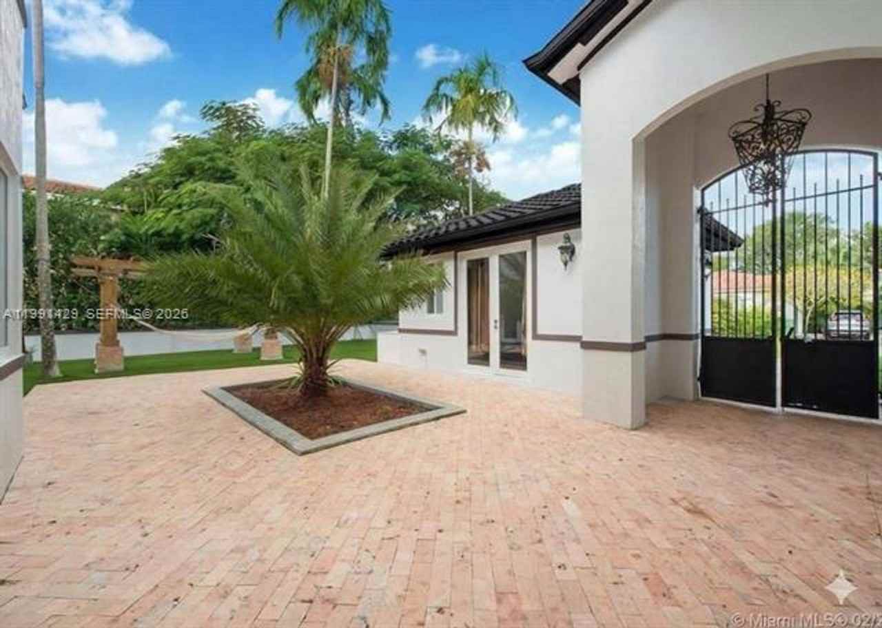 8164 Sw 171st St - Photo 3 of 15