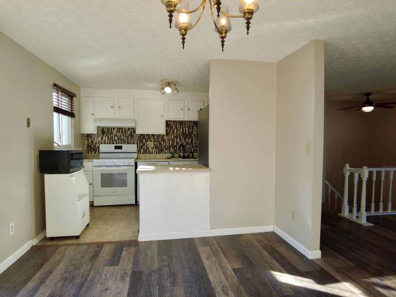 2228 Belltree Dr - Photo 6 of 30