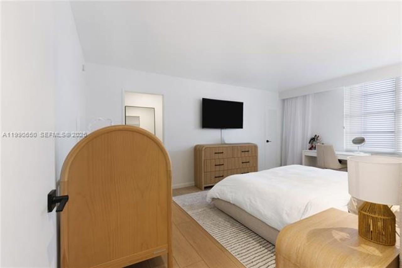 5161 Collins Ave #411 - Photo 3 of 50