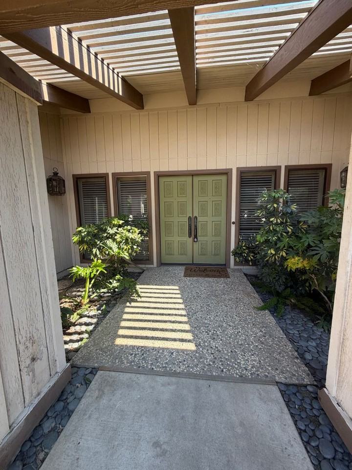 540 E Estate Dr - Photo 2 of 8