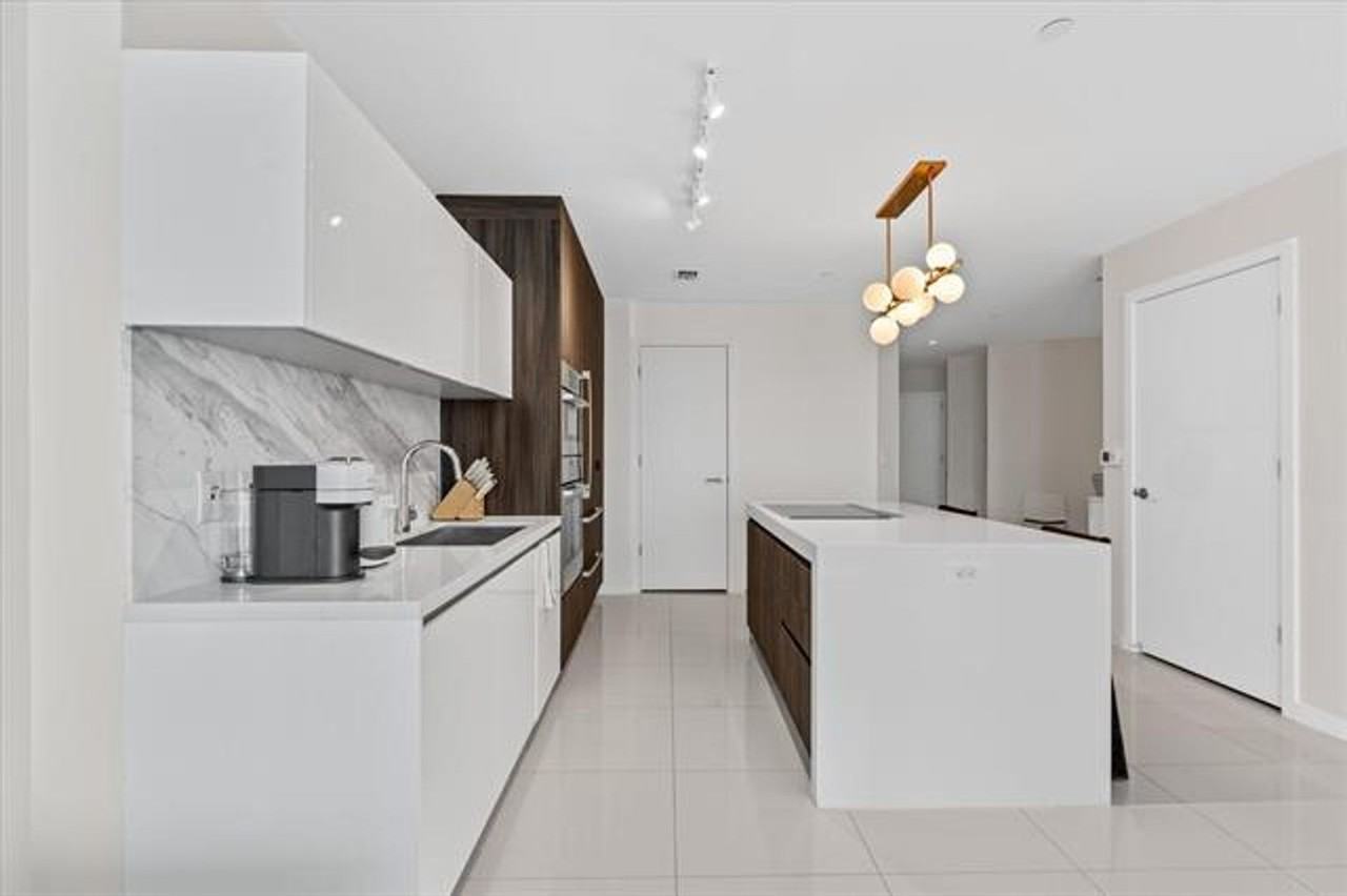 851 851 NE 1st Avenue Ave #4100 - Photo 3 of 18