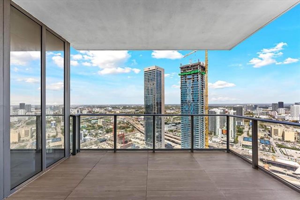 851 851 NE 1st Avenue Ave #4100 - Photo 7 of 18