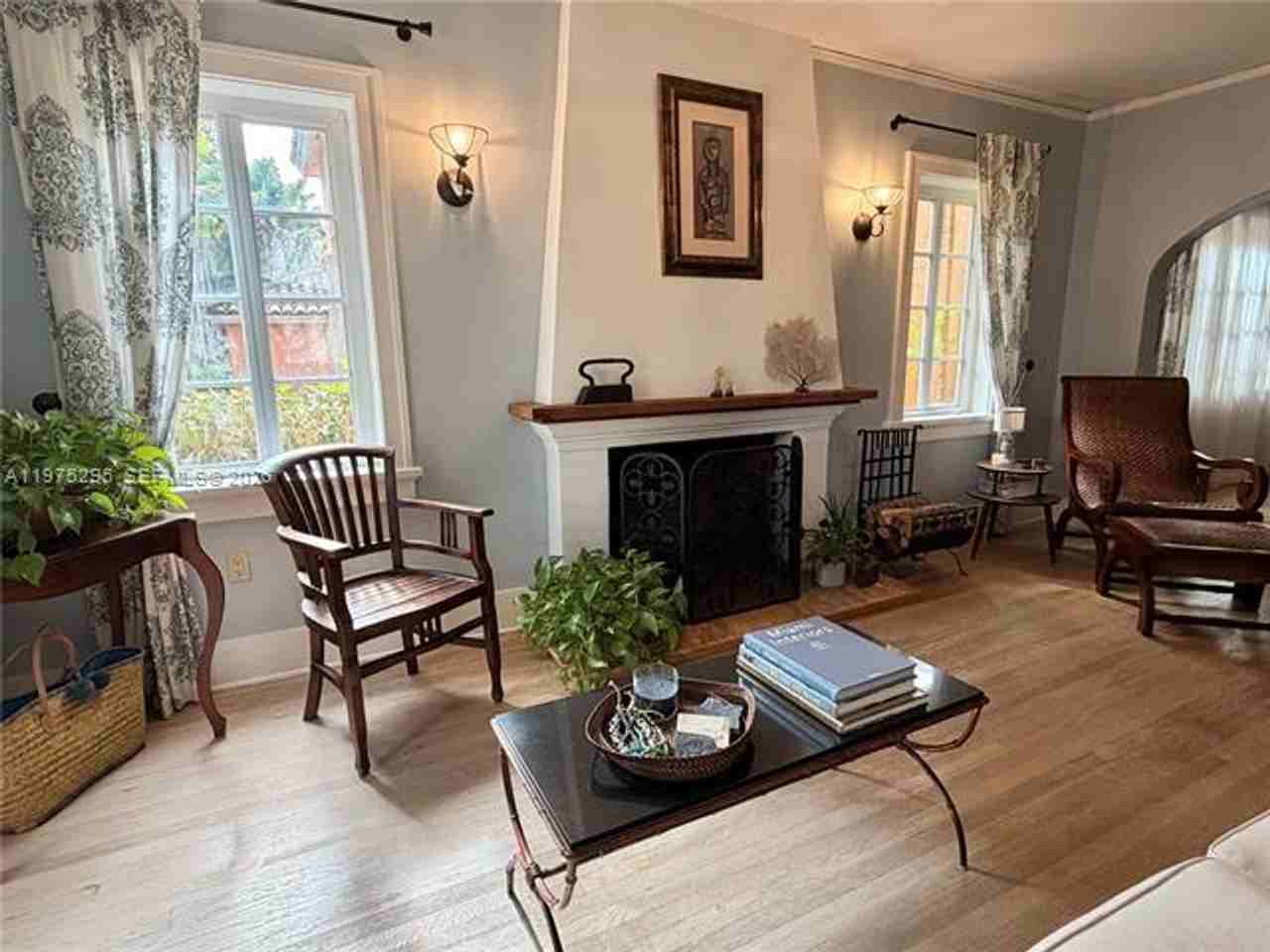 1222 Ferdinand St - Photo 7 of 22