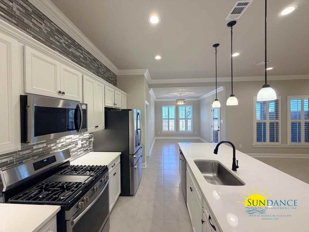 215 Hydrangea Blvd - Photo 5 of 36