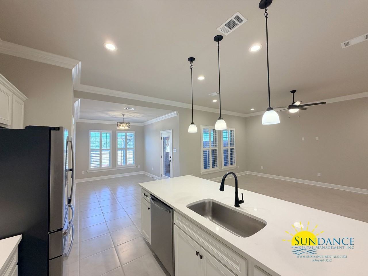 215 Hydrangea Blvd - Photo 7 of 37