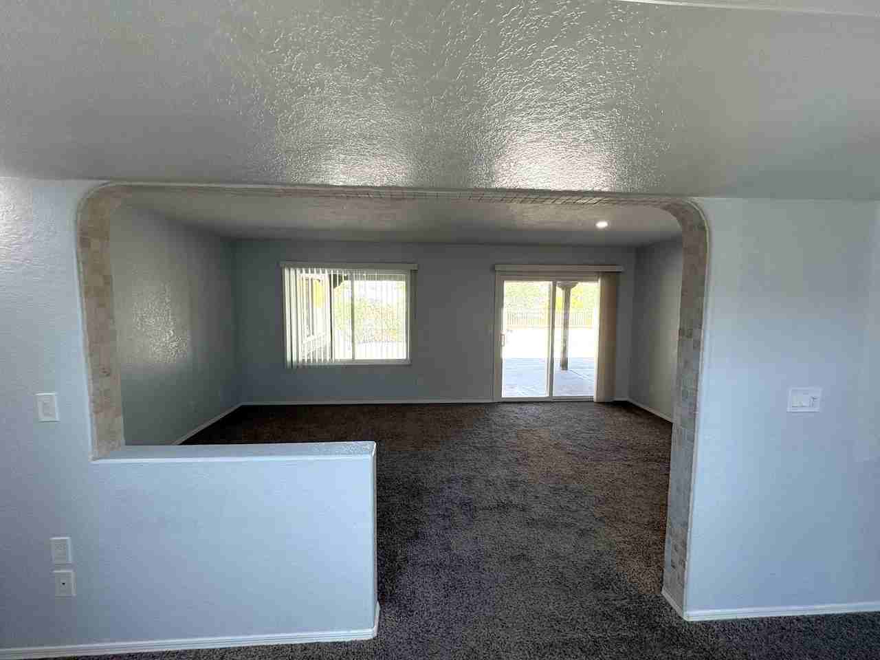 681 N Hearthside Ln - Photo 5 of 50