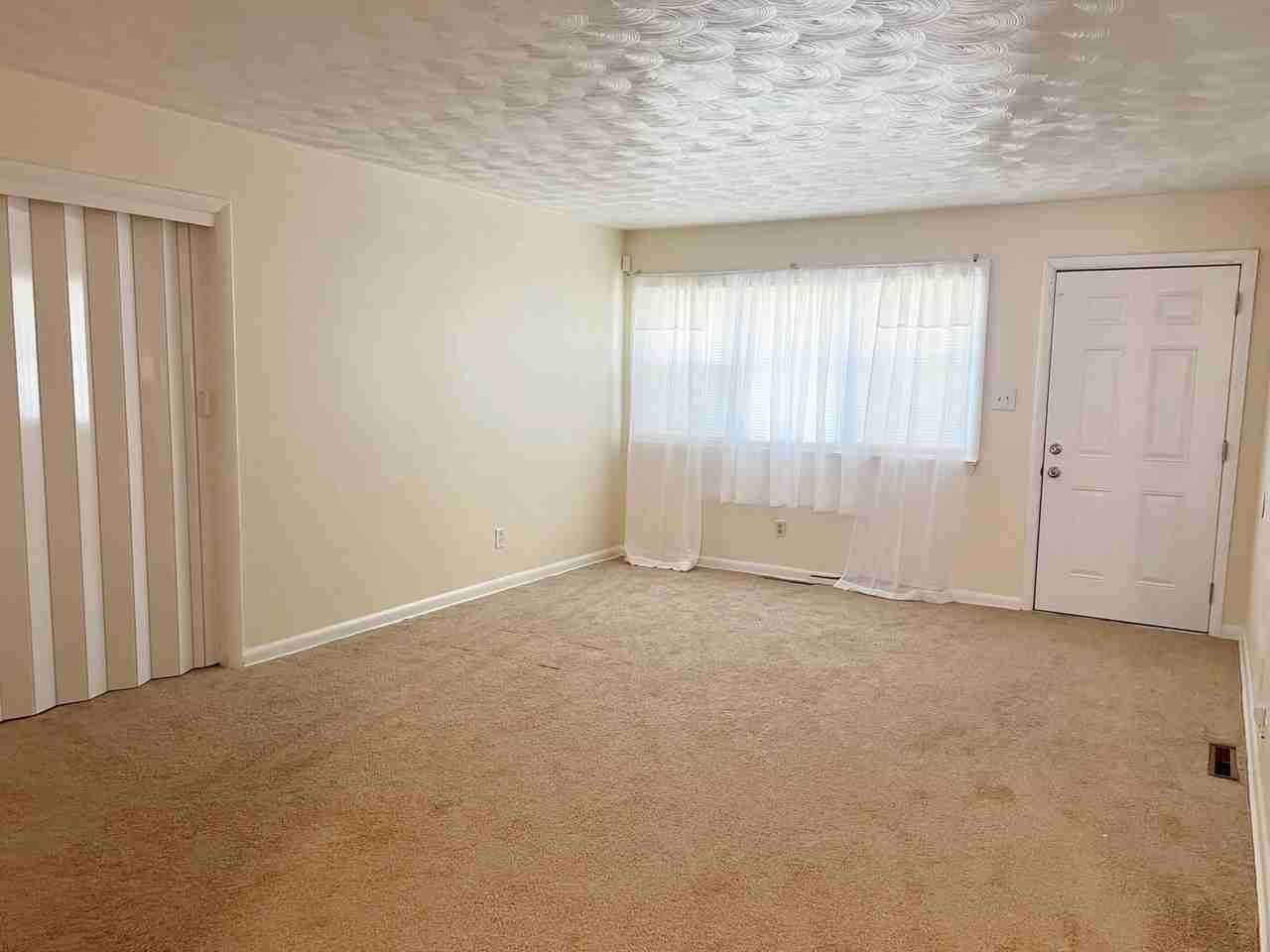 718 Powhatan Pkwy - Photo 3 of 21