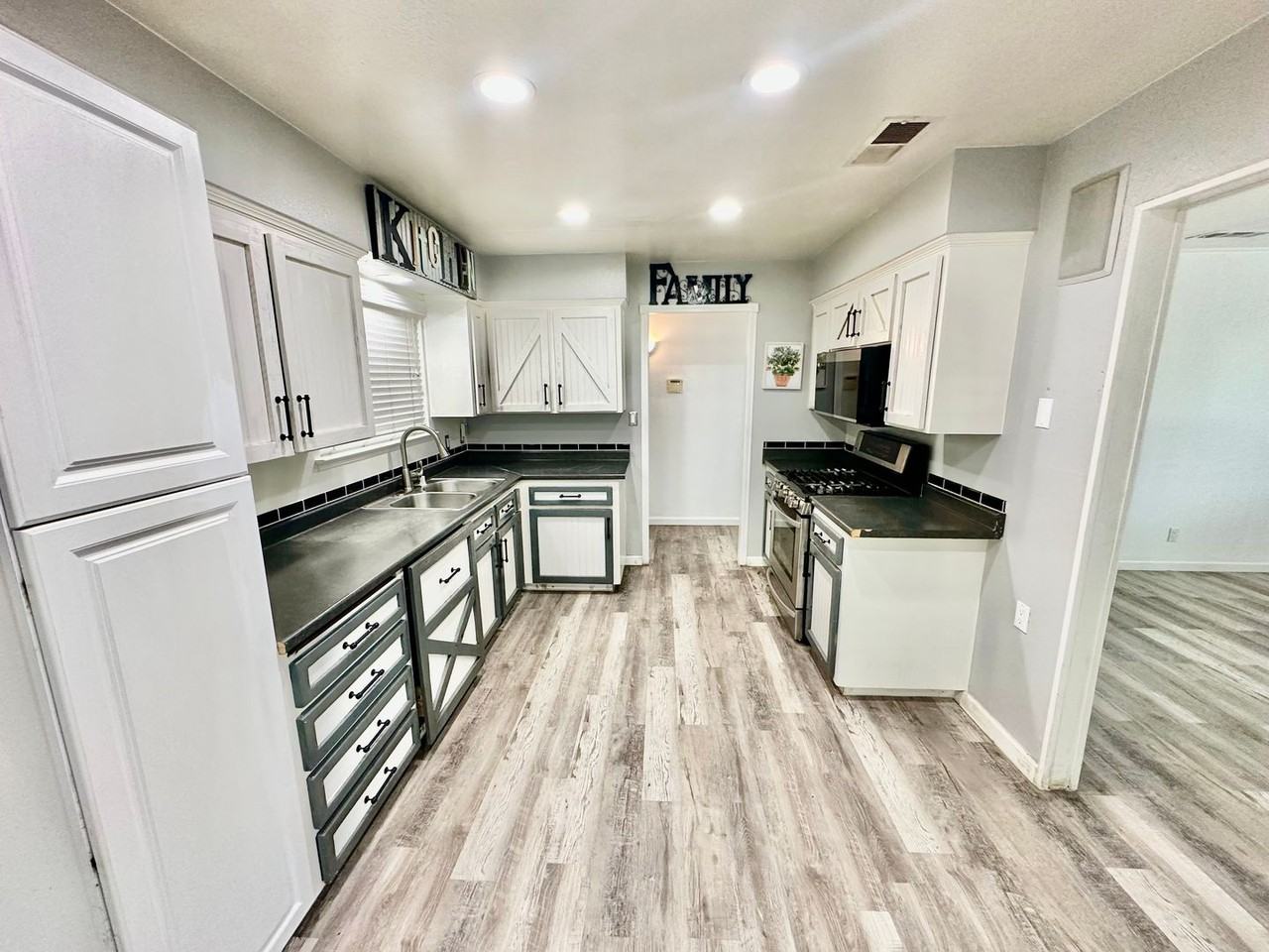 3058 W San Gabriel Ave - Photo 6 of 22