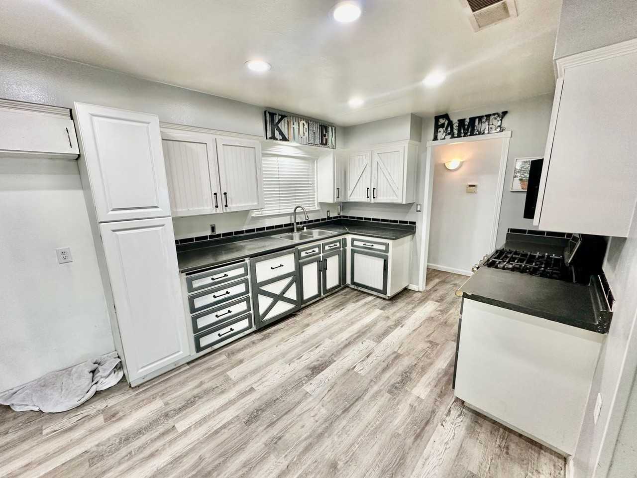 3058 W San Gabriel Ave - Photo 7 of 22