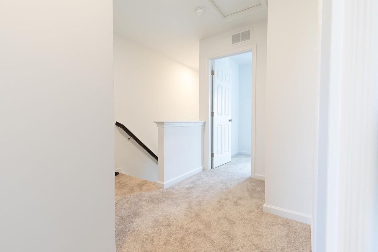 16 Meredith Way - Photo 5 of 24