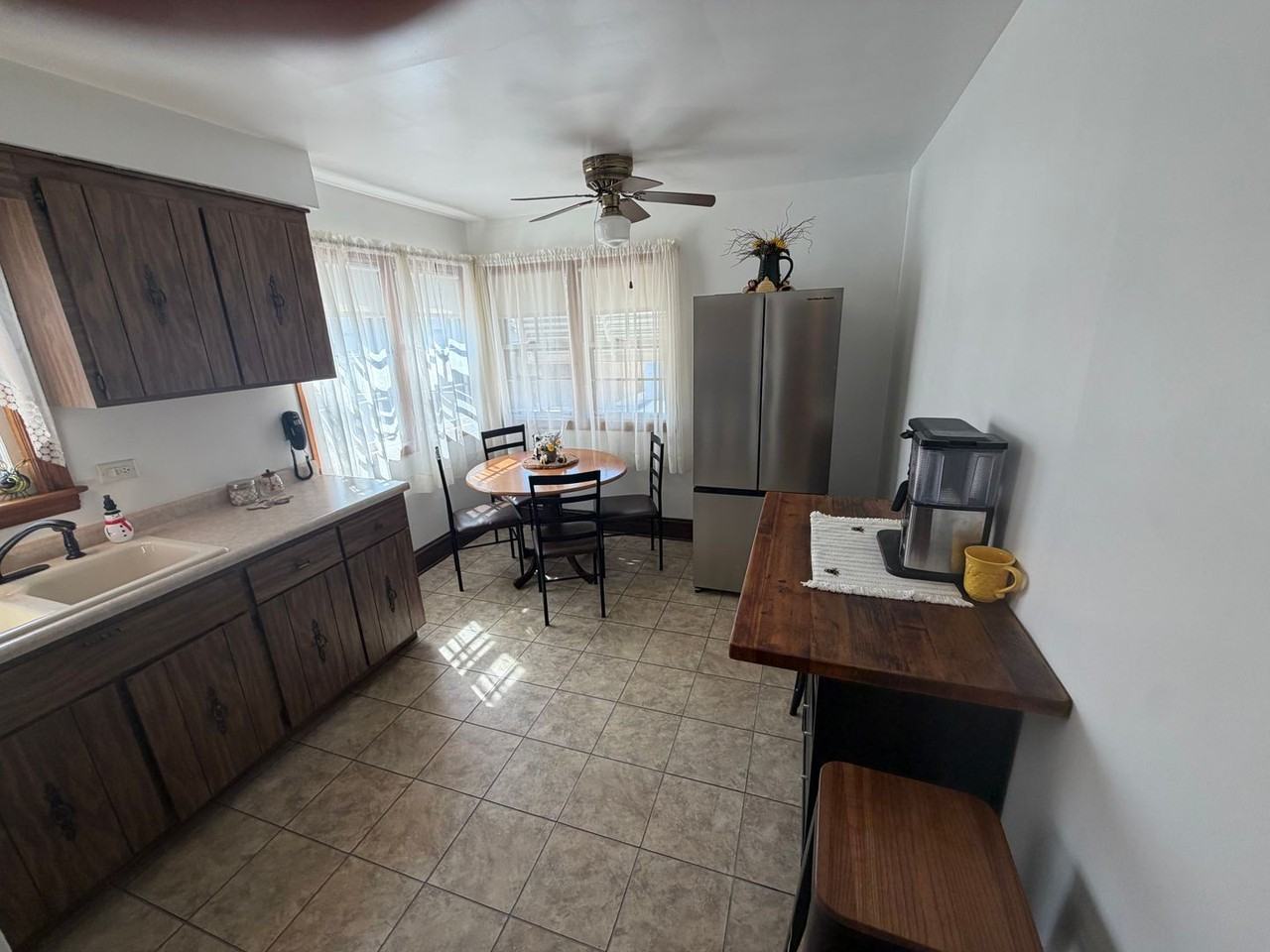 10724 S Drake Ave - Photo 3 of 15