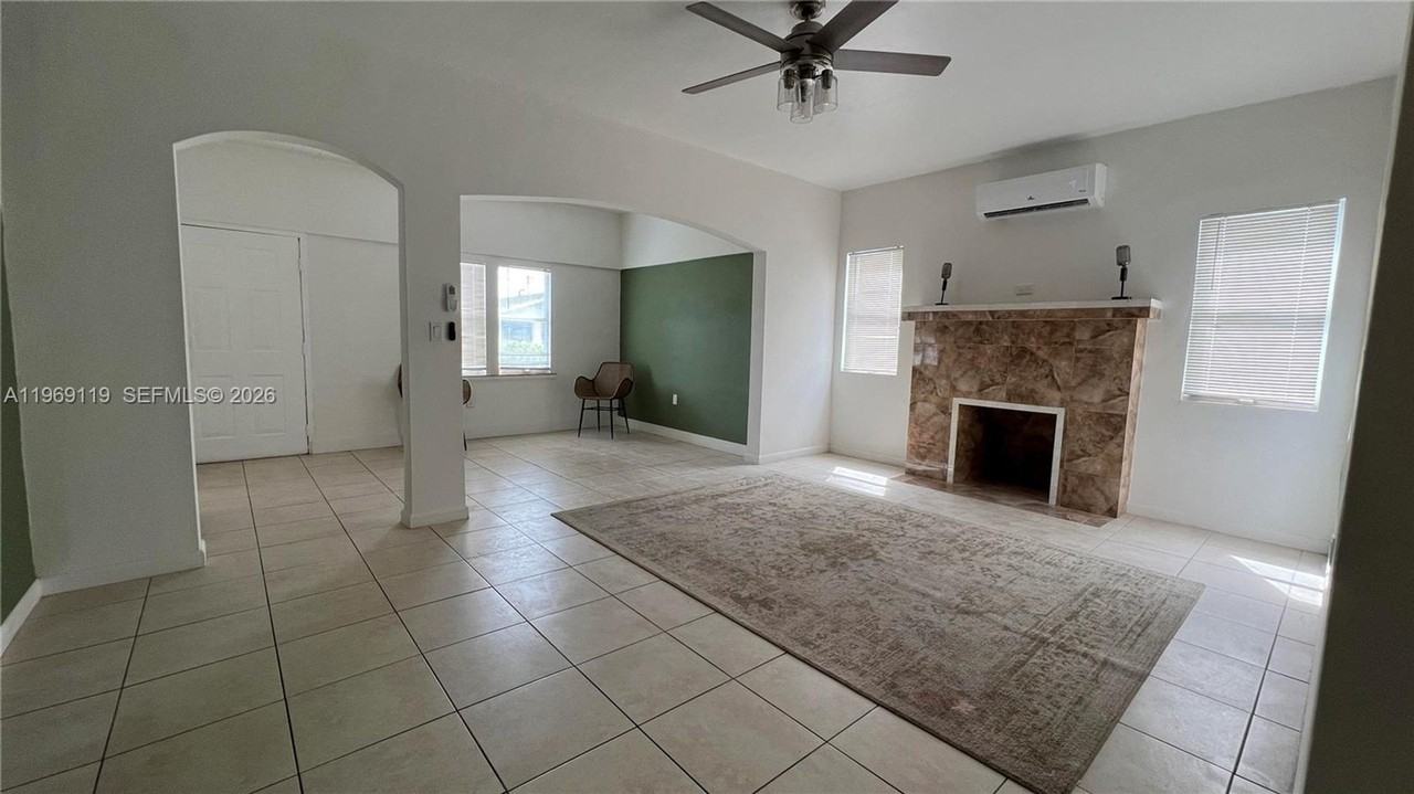 113 Nw 35th St - Photo 4 of 20