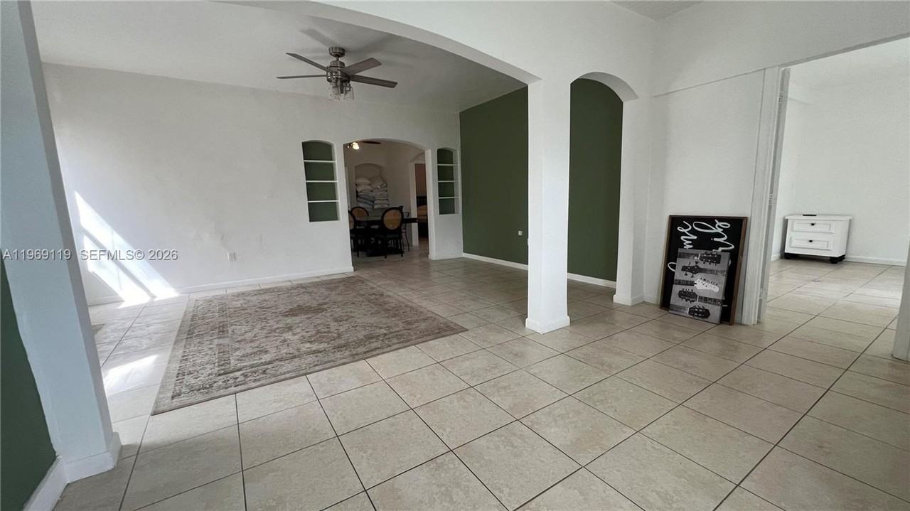 113 Nw 35th St - Photo 5 of 20