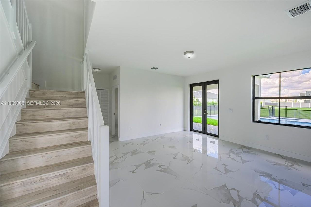 32242 Sw 194th Ave - Photo 4 of 21