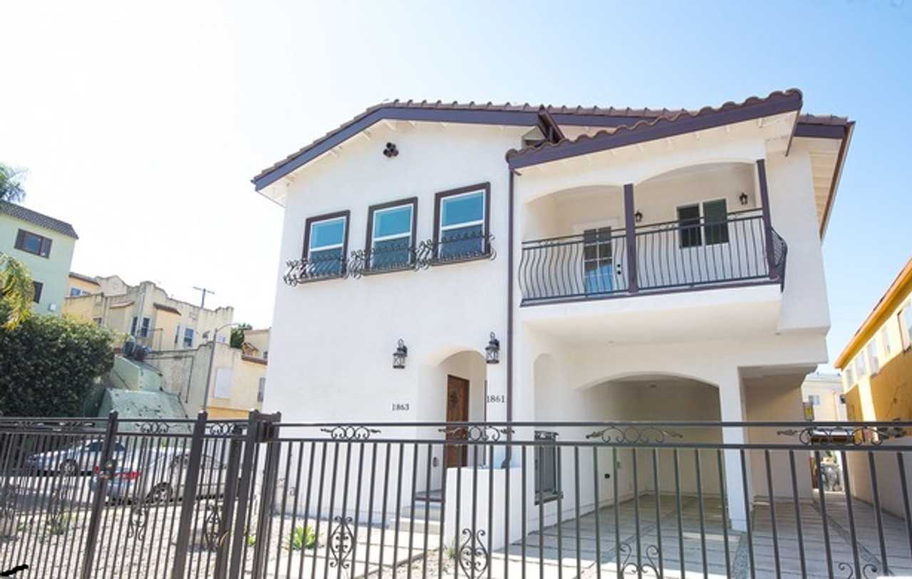 1861 S Longwood Ave - Photo 4 of 6