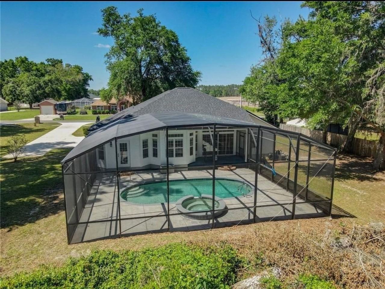 720 Nw Zack Dr - Photo 4 of 50