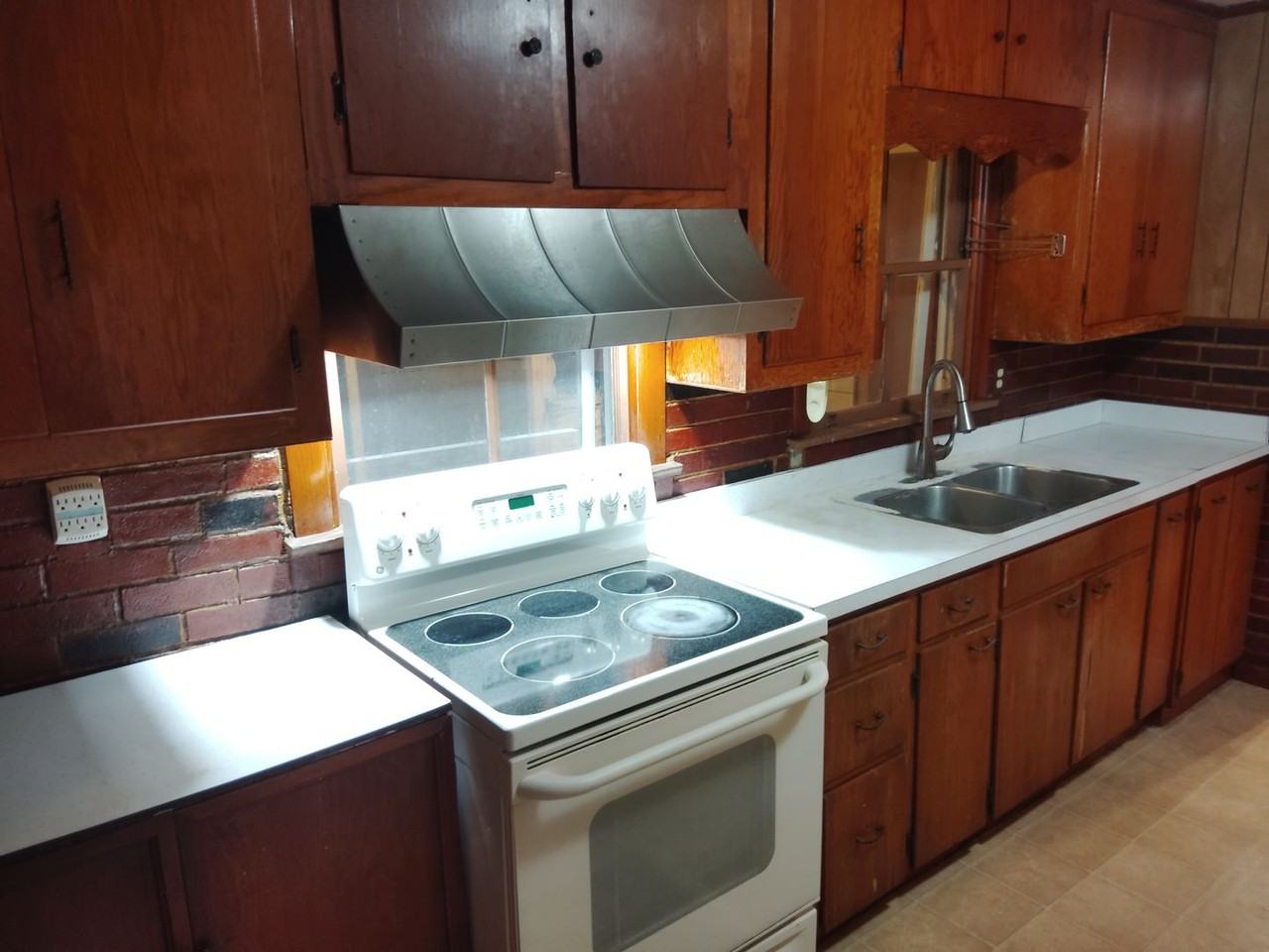 413 Nw Orange St - Photo 5 of 14