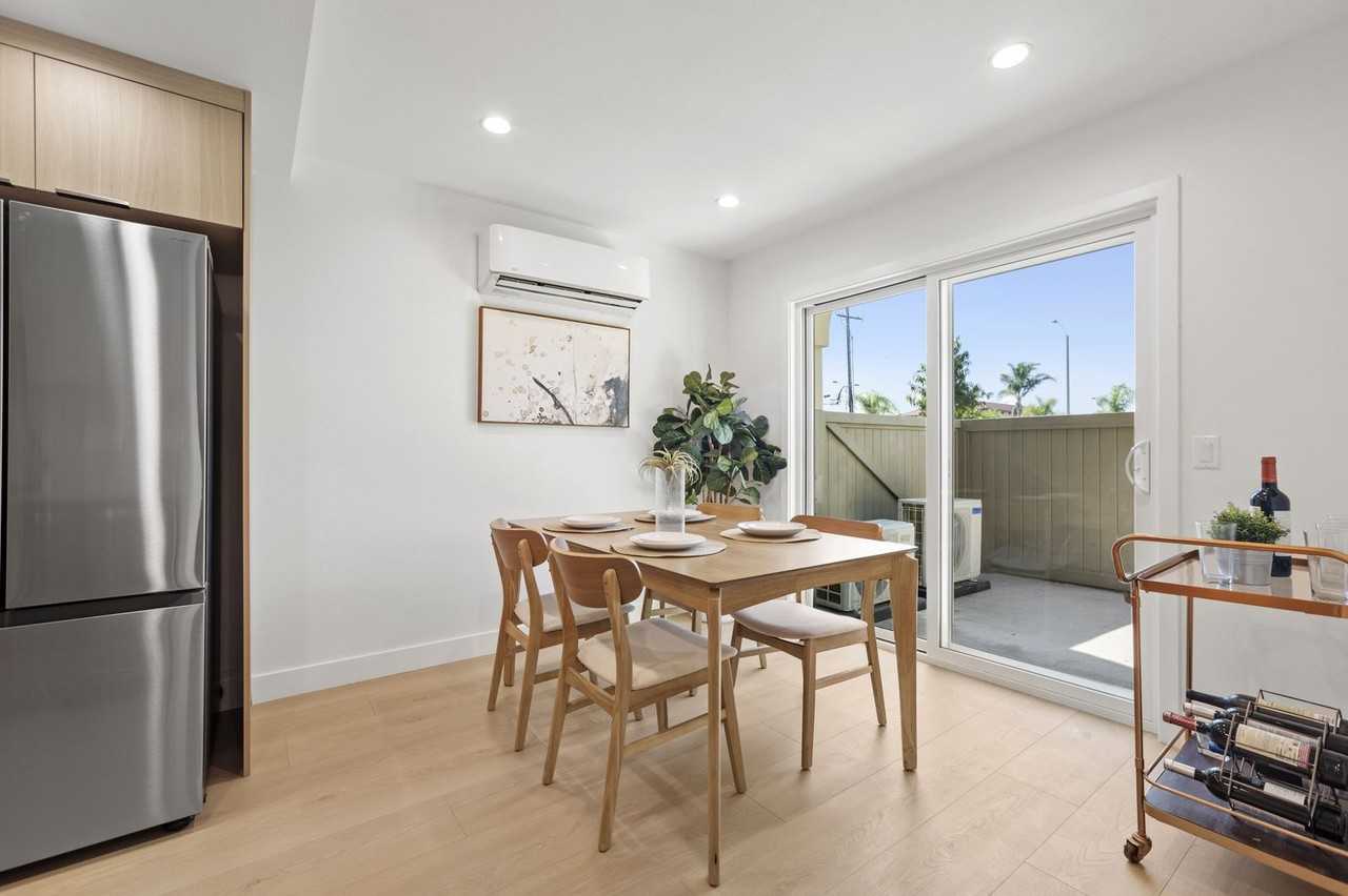 15065 Henley Dr - Photo 5 of 40